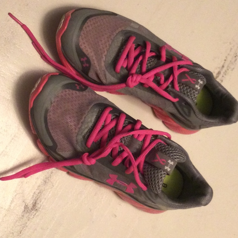 Womens Under Armour Pink ribbon athletic shoes. Womens size 8.5